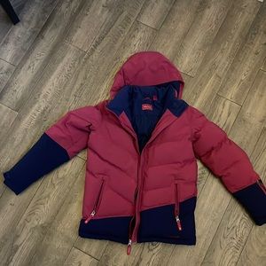 Marmot Girls winter jacket. Size: XL. SF/PF home. The hood is not removable.